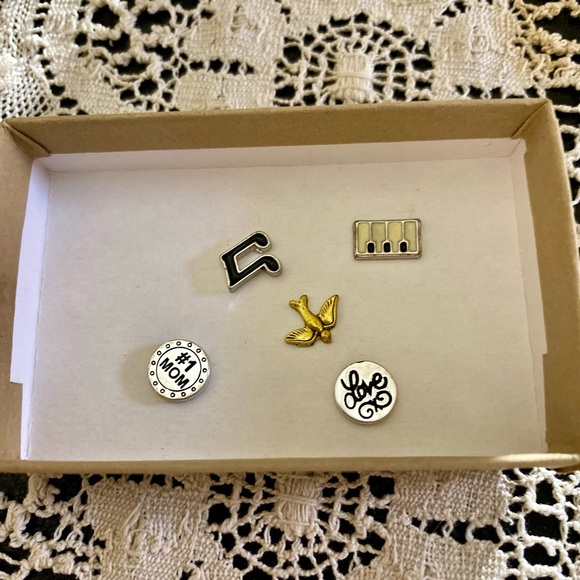 💥Stainless Steel 5 Charm Locket Bracelet💥 - Picture 4 of 9